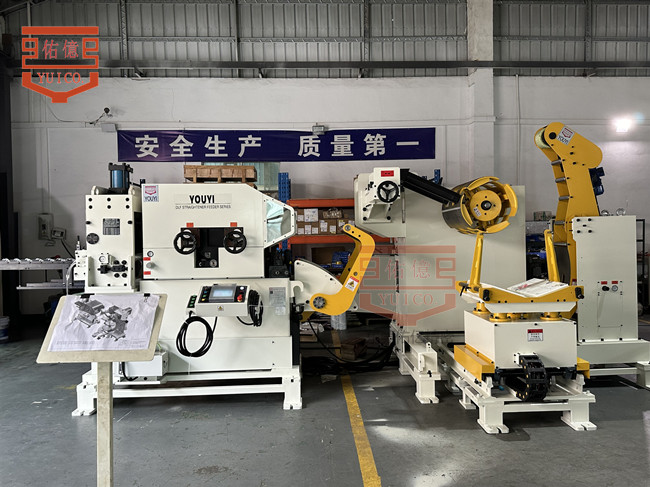 沖壓三合一送料機(jī)在沖壓自動(dòng)化中如何起到節(jié)省人工提高生產(chǎn)效率的？